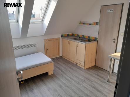 Pronájem bytu, 1+kk, 12 m² obrázek
