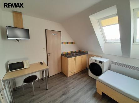 Pronájem bytu, 1+kk, 12 m² obrázek