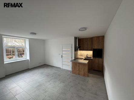 Pronájem bytu, 1+kk, 34 m²