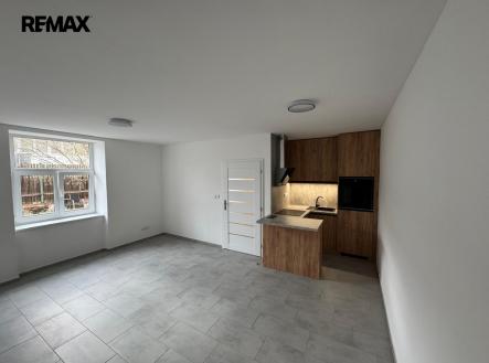 Pronájem bytu, 1+kk, 34 m²