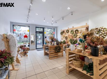 Prodej obchodní prostor, 82 m²