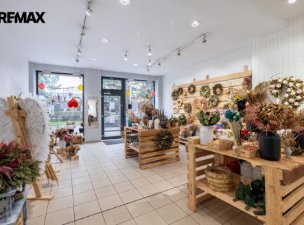 Pronájem obchodní prostory, 82 m²