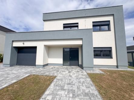 Prodej - dům/vila, 216 m²