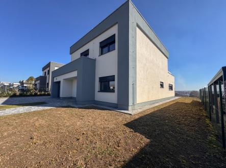 Prodej - dům/vila, 215 m²