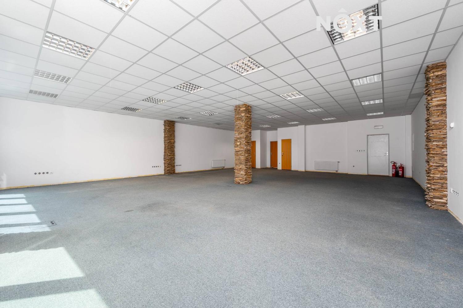 Prodej komerční Kanceláře, 137㎡