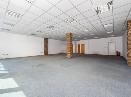 Prodej komerčního objektu, administrativní budova, 394 m²