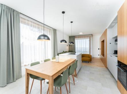 Pronájem bytu, 3+kk, 74 m²