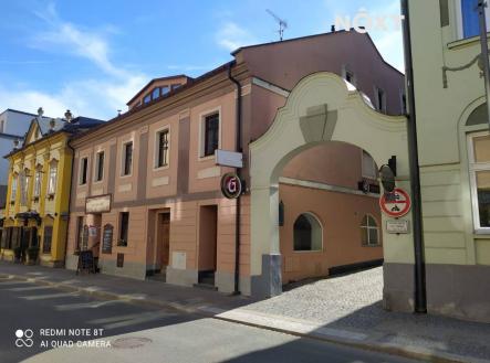 Pronájem komerčního objektu, obchodní centrum, 100 m²