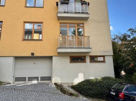 Pronájem ostatní Garážové stání, 15㎡