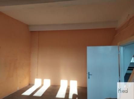 Pronájem komerčního objektu, administrativní budova, 174 m²