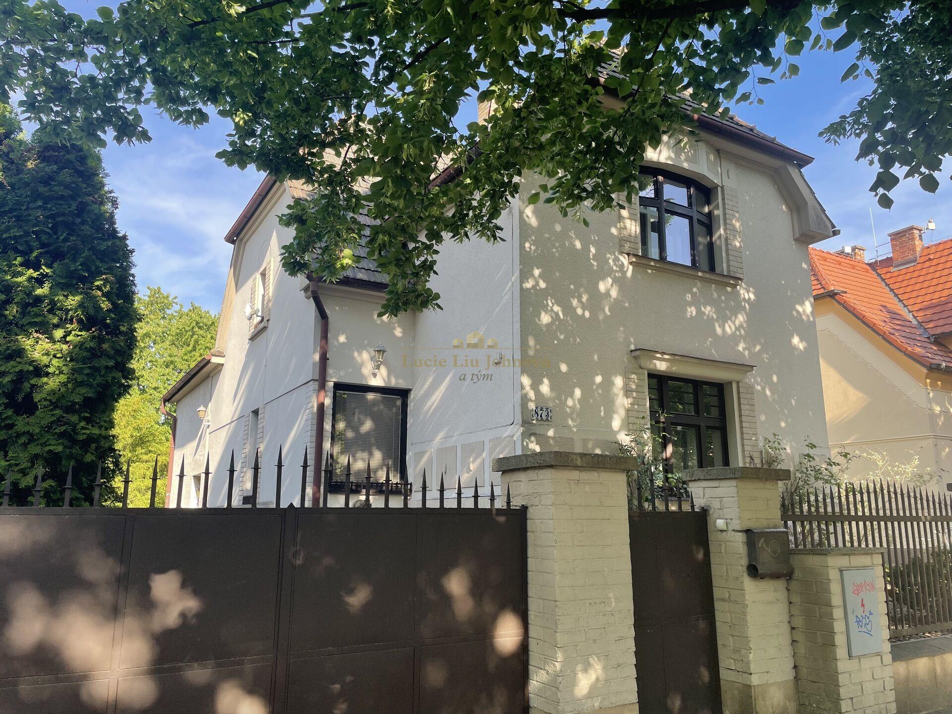 Prodej vily z roku 1924, pozemek 766 m2, garáž, zahrada, Lysá nad Labem