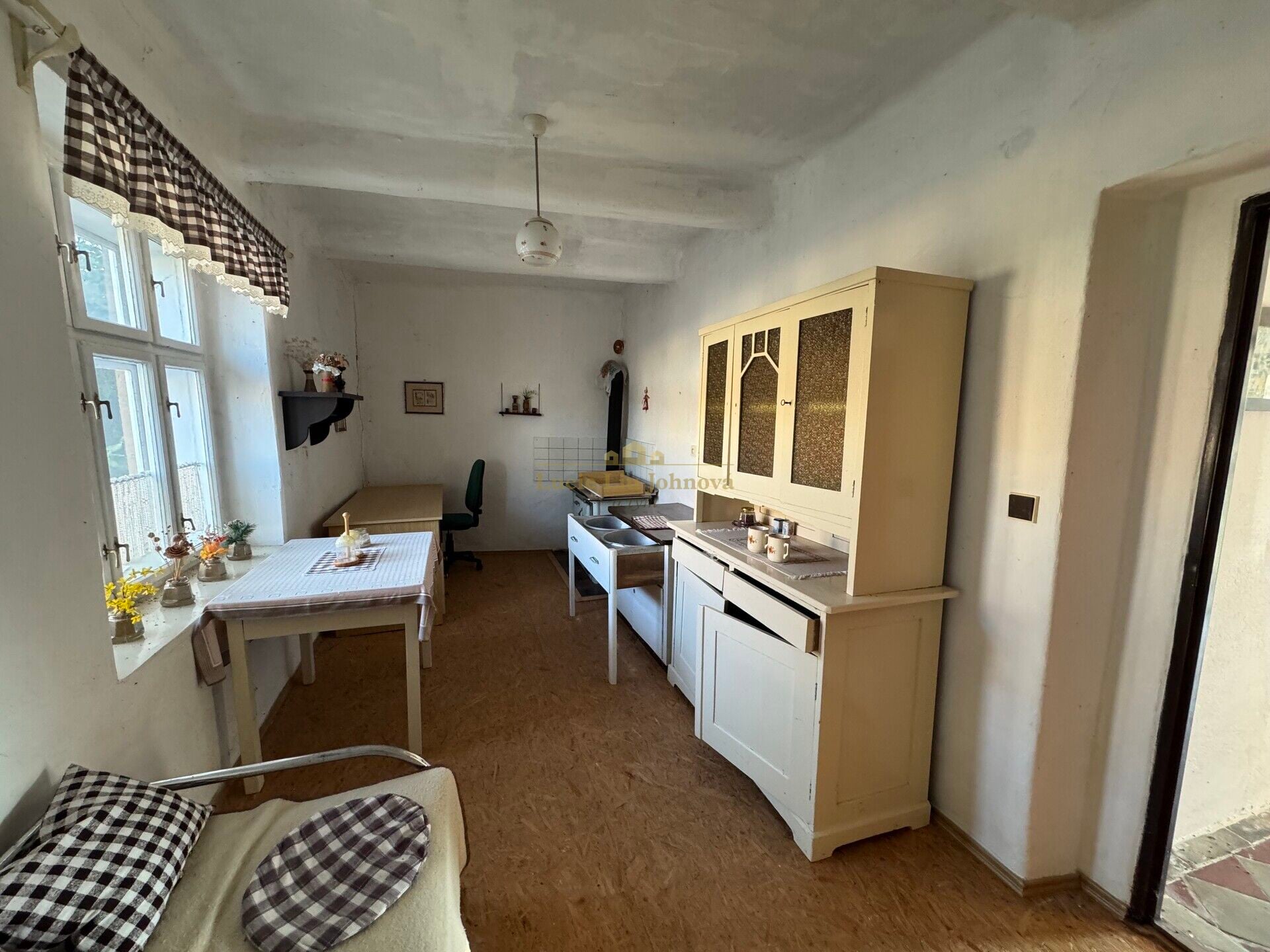 Prodej rodinného domu, pozemek 404 m2, obec Běrunice, okr. Nymburk