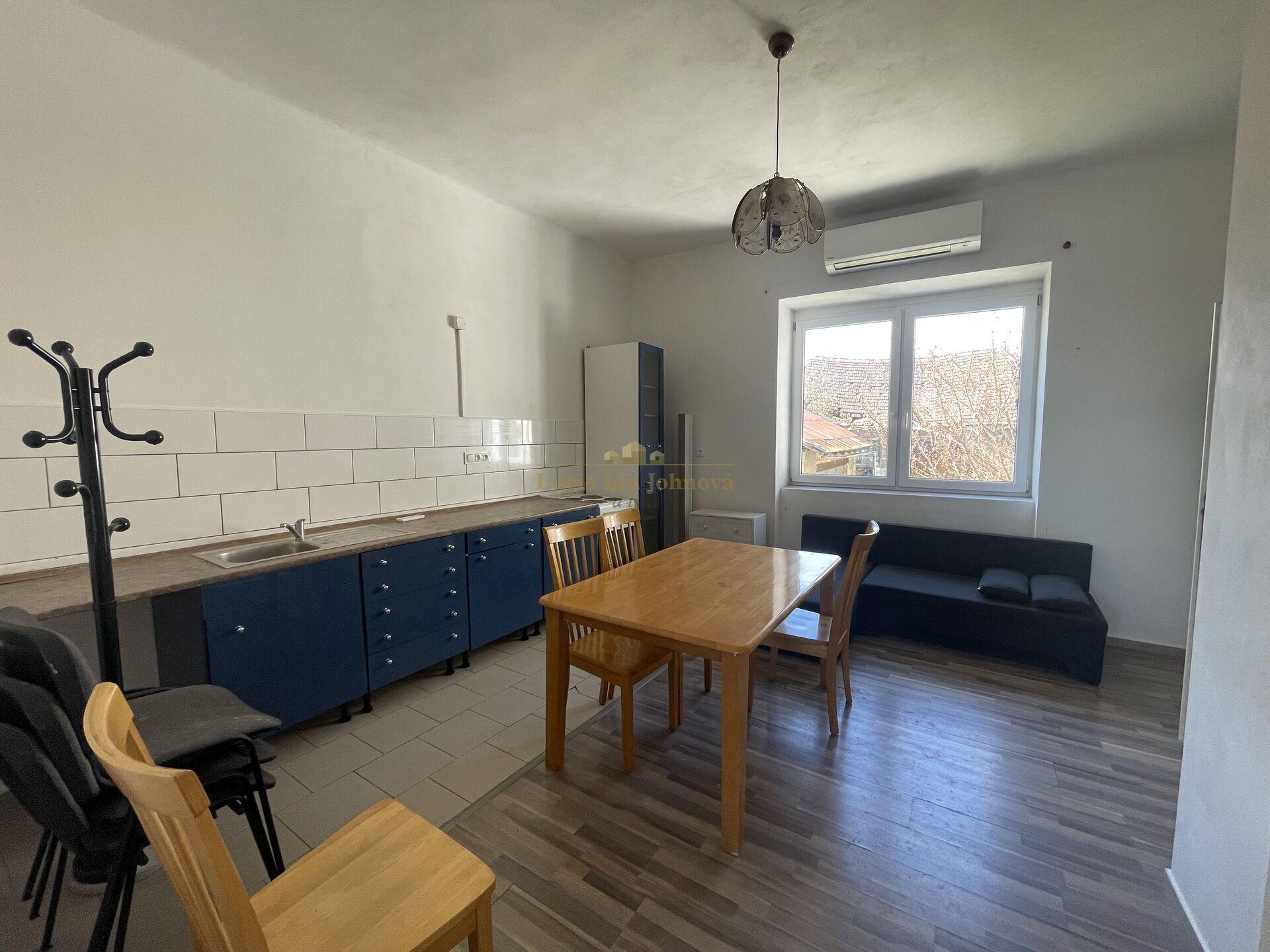 Pronájem jednotky 2+kk, 43 m2, ulice Masarykova, město Mšeno