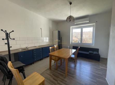 Pronájem bytu, 2+kk, 43 m²