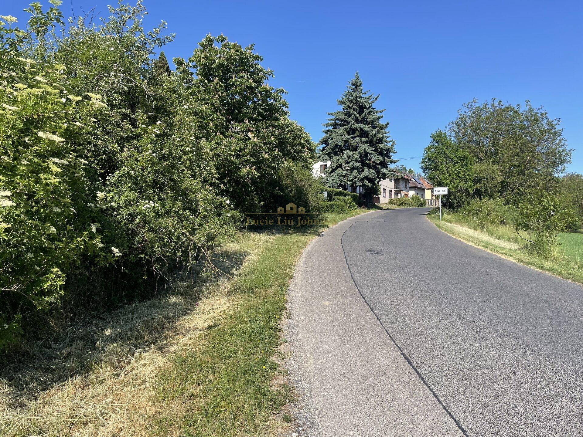 Prodej pozemku o celkové výměře 2559 m2, obec Nová Ves, okr. Mělník