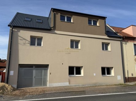 Prodej bytu 3+1, OV, 74 m2, 2x parkovací stání, obec Řevničov, okr. Rakovník
