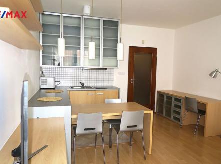 Pronájem bytu, 1+kk, 38 m²