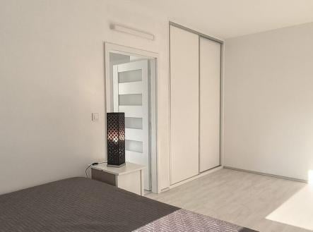 Pronájem bytu, 3+kk, 61 m²