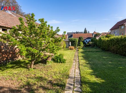 Prodej - pozemek pro bydlení, 716 m²