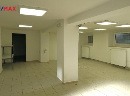 Pronájem obchodní prostor, 150 m²