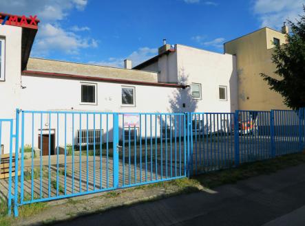 Pronájem obchodní prostor, 150 m²