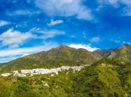 c2-almazara-village-istan-880x370.jpg