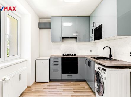Pronájem bytu, 1+kk, 32 m²