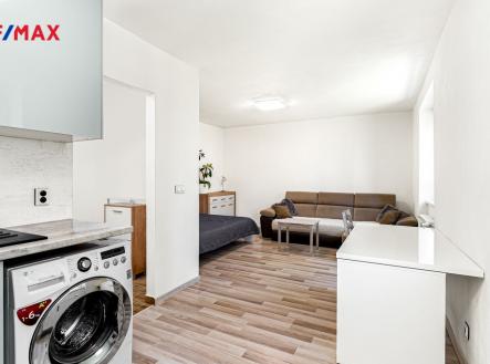 Pronájem bytu, 1+kk, 32 m²