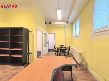 Pronájem kanceláře, 61 m²