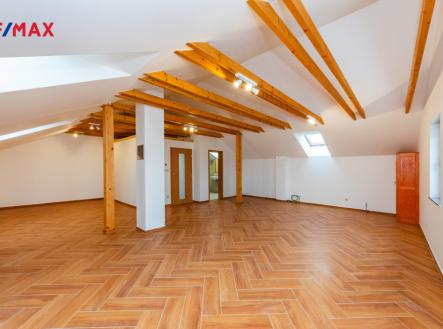 Pronájem bytu, 3+kk, 138 m²