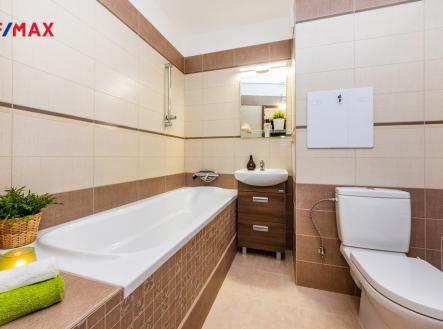 Pronájem bytu, 2+kk, 42 m²