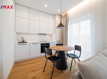 Pronájem bytu, 2+kk, 43 m²