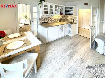 Pronájem bytu, 2+kk, 48 m²