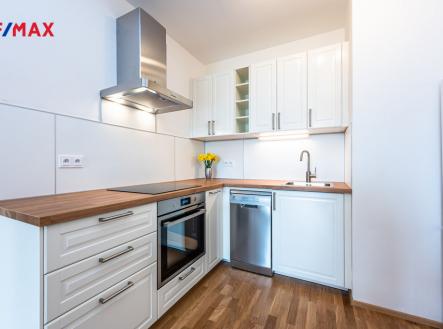 Pronájem bytu, 2+kk, 75 m²