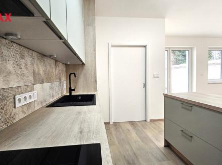 Pronájem bytu, 3+kk, 94 m²