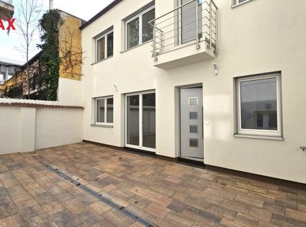 Pronájem bytu, 3+kk, 94 m²