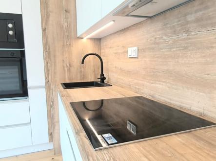 Pronájem bytu, 2+kk, 80 m²