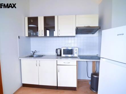 Pronájem bytu, 1+kk, 35 m²