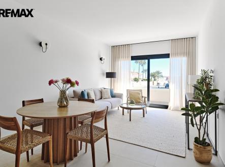 Vstup na terasu 20m2 a solárium