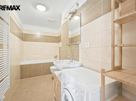 Pronájem bytu, 1+kk, 42 m²