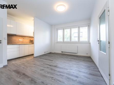 Pronájem bytu, 2+kk, 42 m²