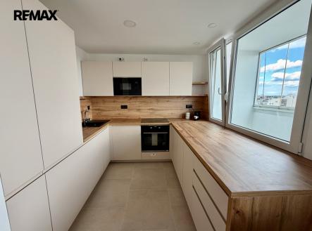 Pronájem bytu, 3+kk, 74 m²