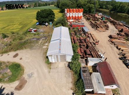 Pronájem obchodní prostory, 330 m²