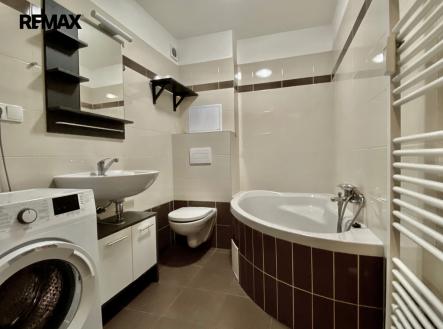 Pronájem bytu, 3+kk, 56 m²