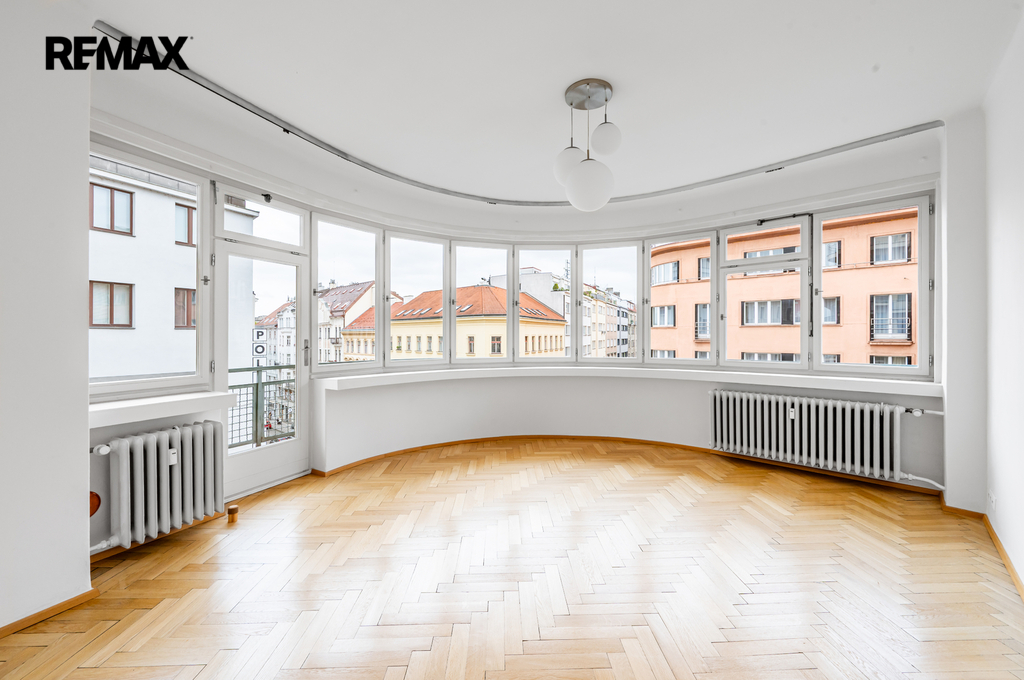 obývací pokoj s originálním půdorysem20 m2