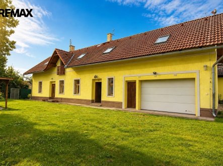 Dvougenerační dům v Louňovicích, 30 km od Prahy
