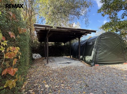 Pronájem krytého parkovacího stání, 12 m2, Závist, Praha - Zbraslav