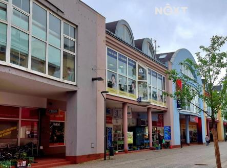 Pronájem komerčního objektu, obchodní centrum, 330 m²