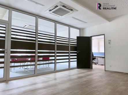 Pronájem kanceláře, 110 m²