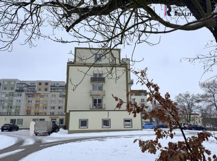 Pronájem bytu, 1+kk, 38 m²